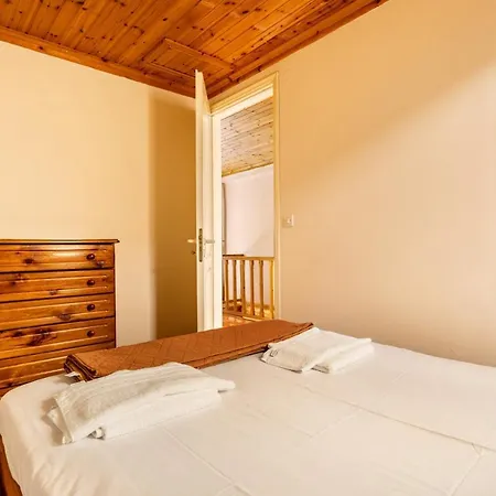 Platanos Apartment *